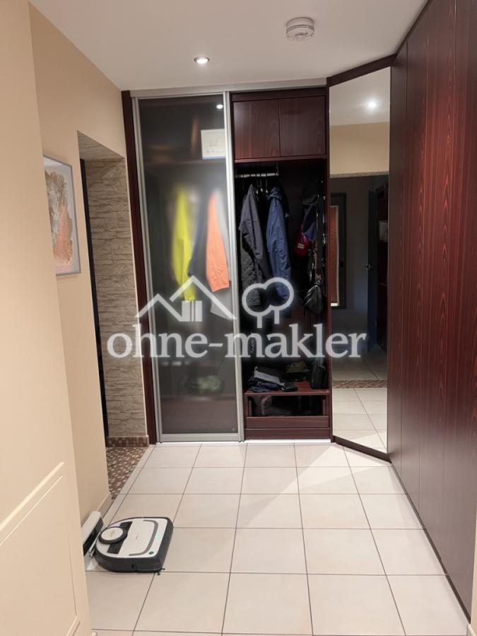 Garderobe und HWR-Schrank