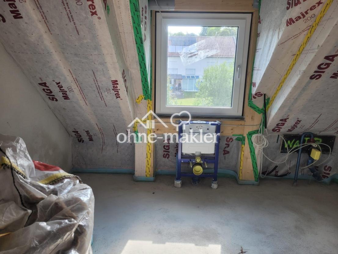 Badezimmer mit Blick ins Grüne