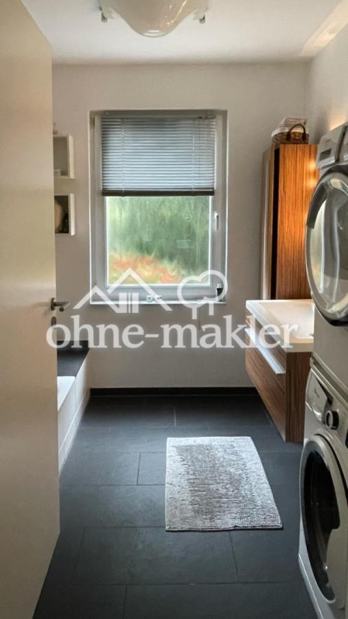Badezimmer mit Badewanne