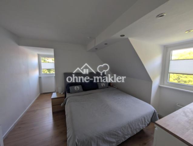 Schlafzimmer zum Park hin