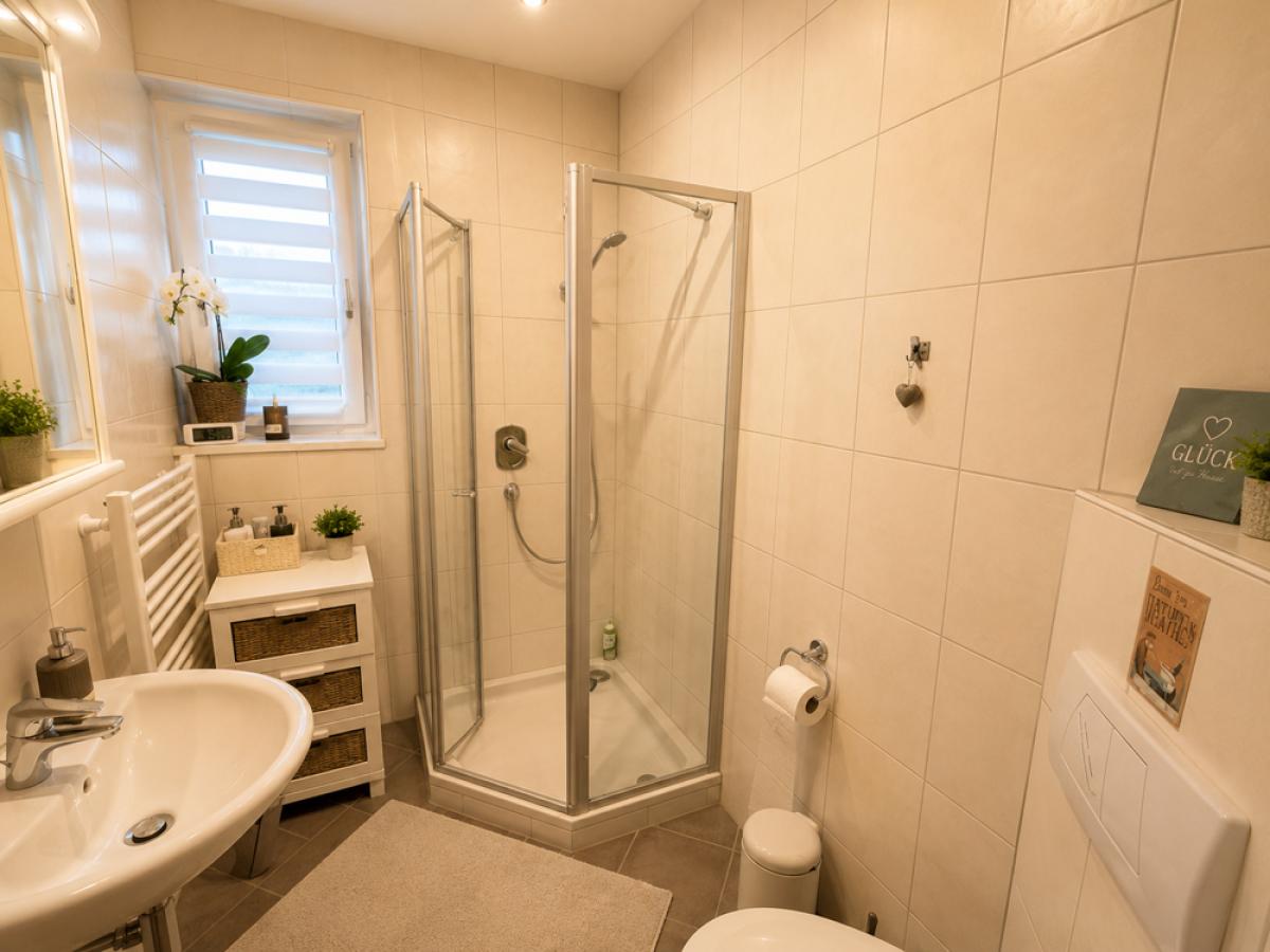 13 Gäste WC im EG