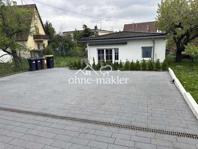 Hofeingang mit Stellplatz