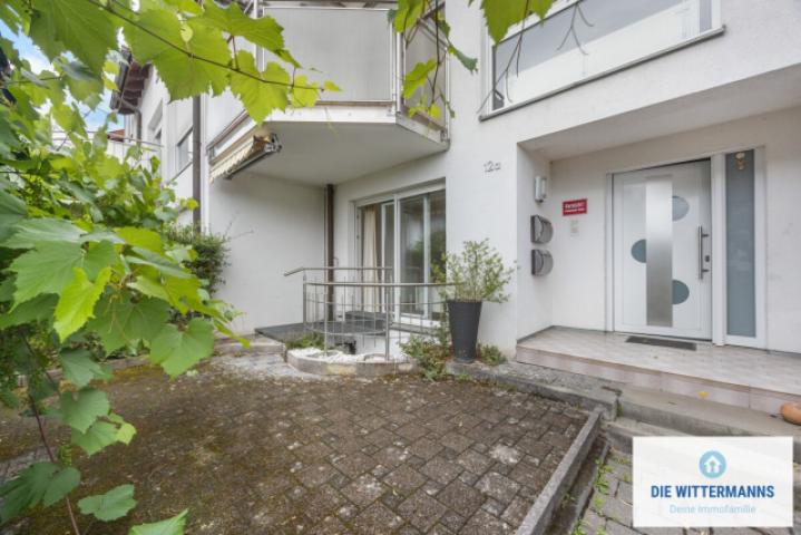 Vor dem Haus