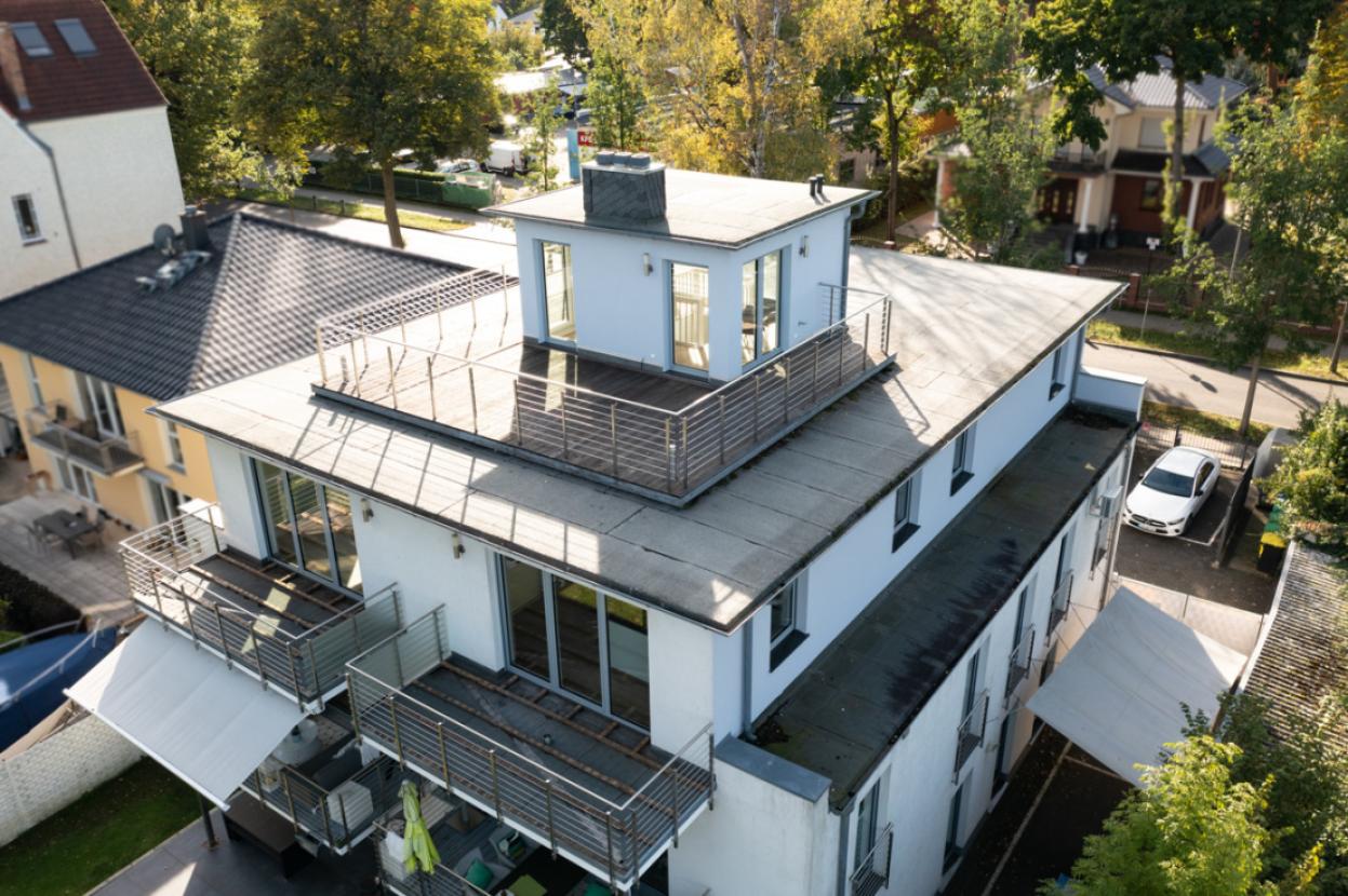 Dachterrasse fern