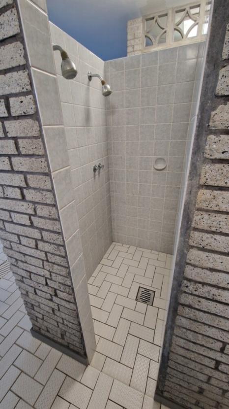 Dusche - Schwimmbad