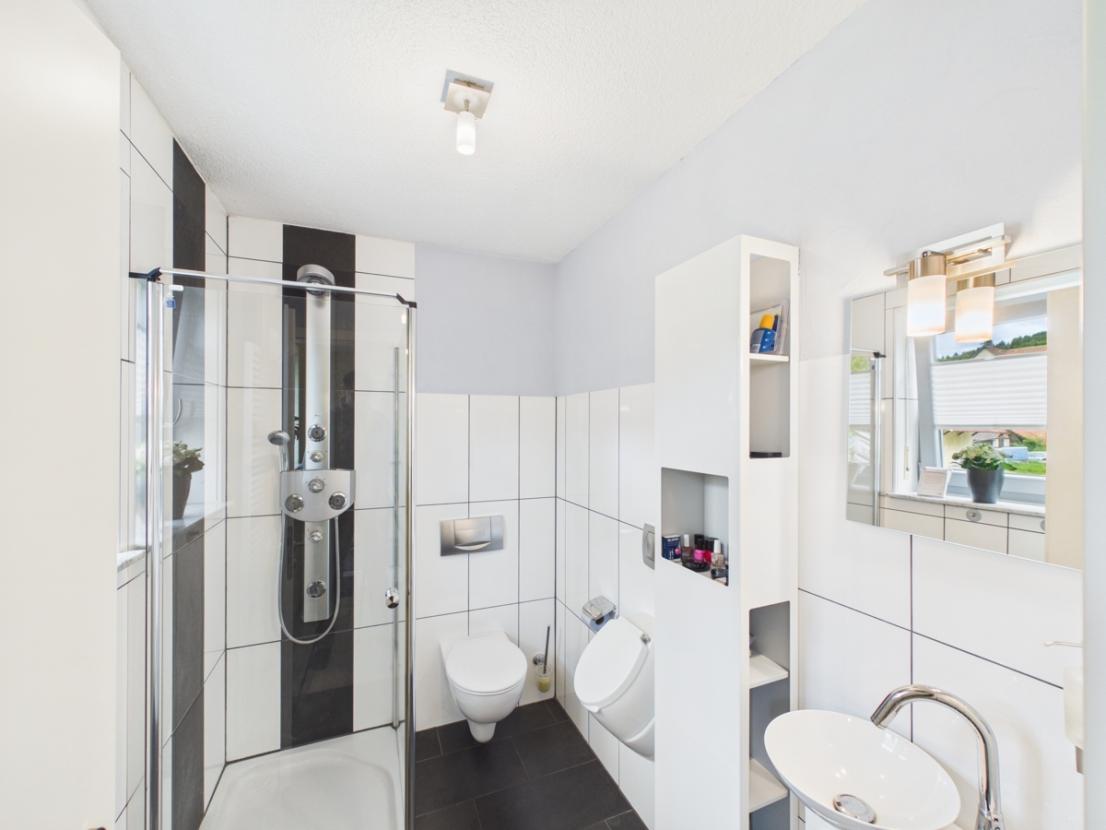 Gäste-Badezimmer mit WC
