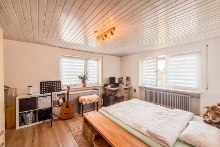 Schlafzimmer I EG