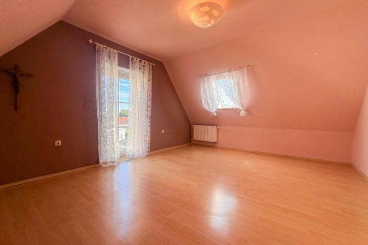 Kinderzimmer 2 OG