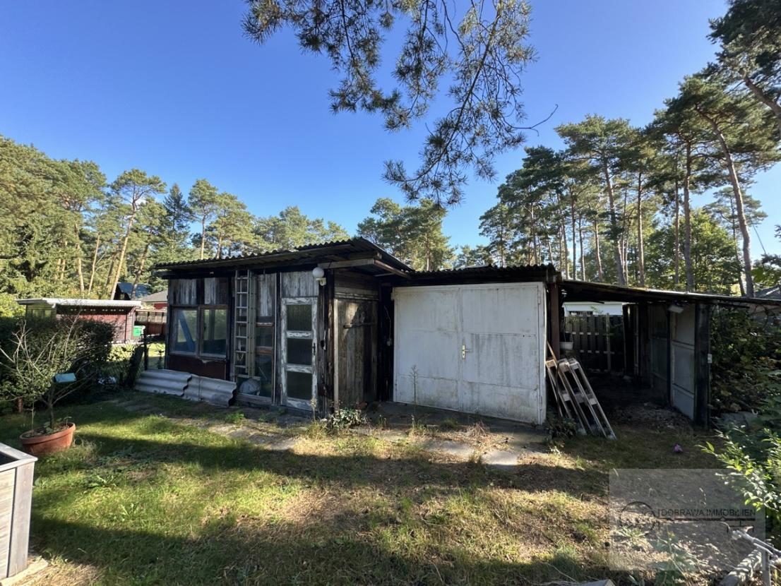 Gartenhaus mit Garage
