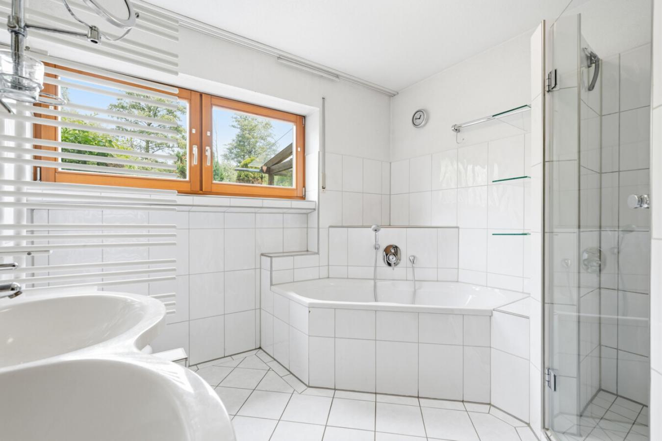 Badezimmer im Erdgeschoss