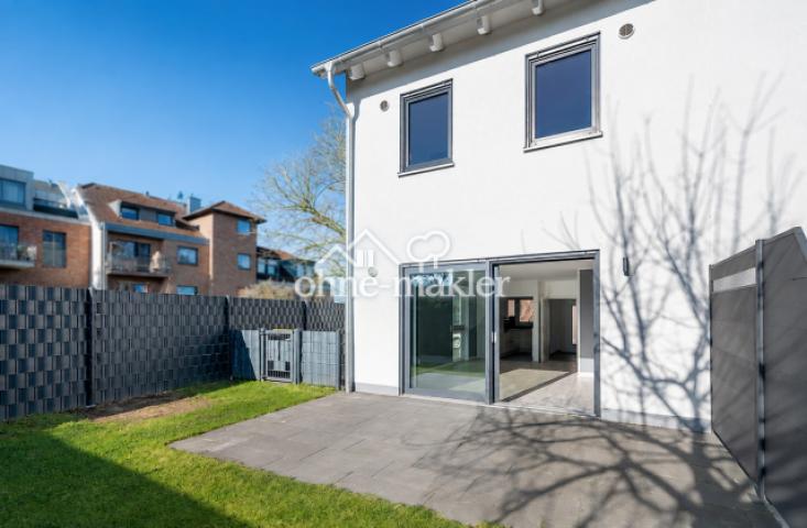Rückansicht mit Terrasse