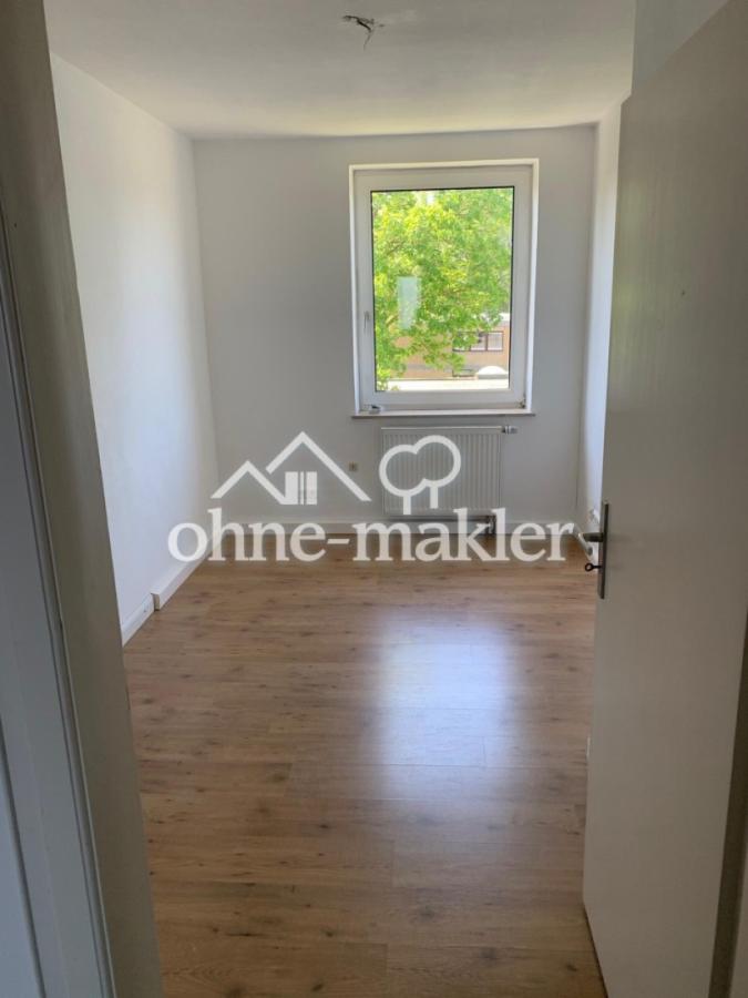 Zimmer 2 zur Straßenseite