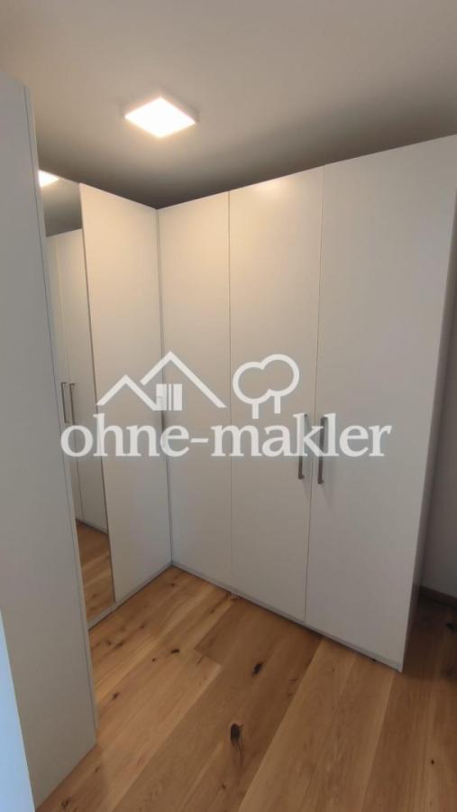 Begehbarer Kleiderschrank