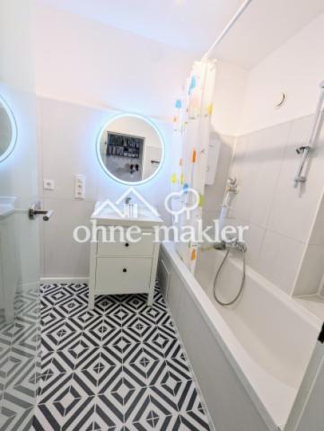 Bad mit Badewanne