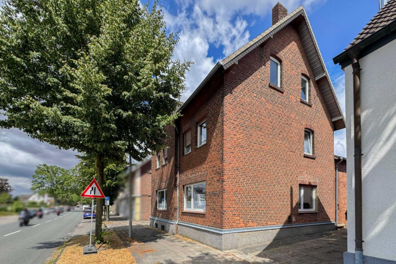 Straßenansicht