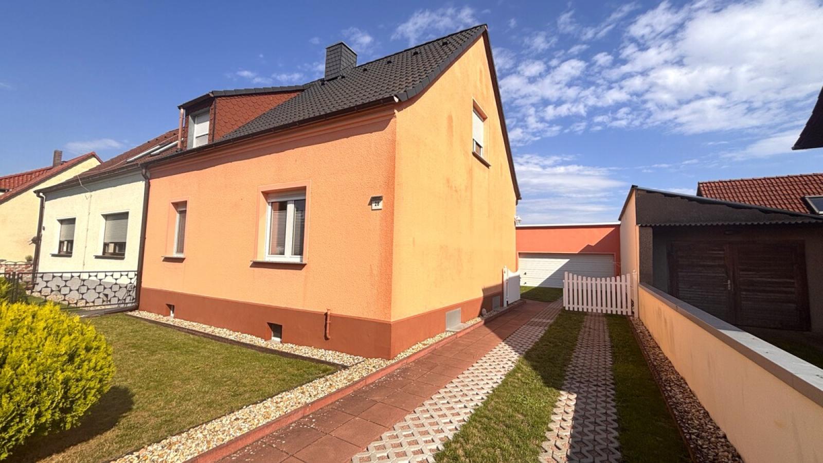 Straßenansicht