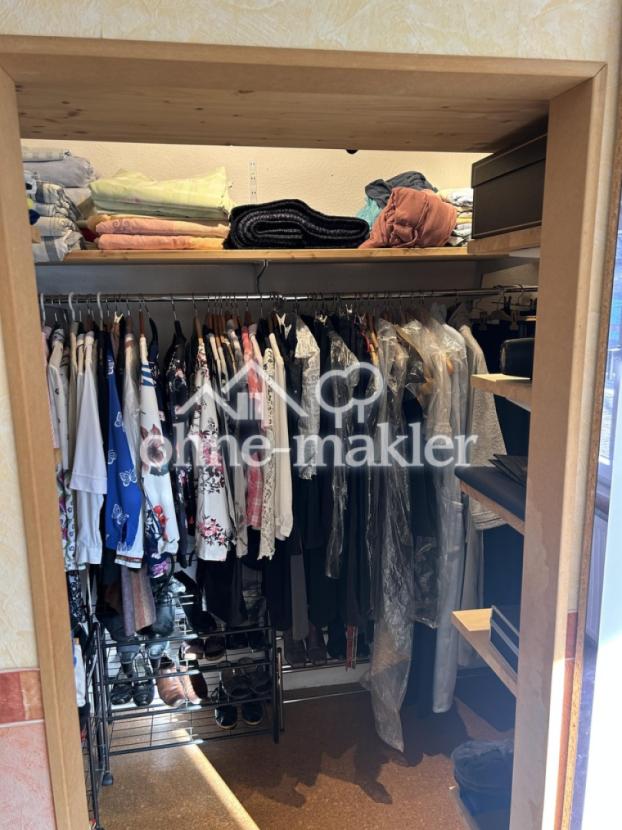 Begehbarer Kleiderschrank