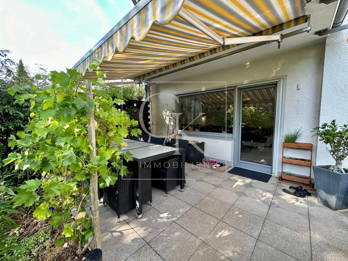 Terrasse mit Markise