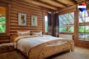 Das Schlafzimmer mit Zugang zur Loggia