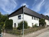 Objekt straßenseitig