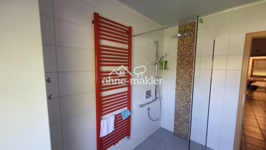 Bad EG Bodentiefe Dusche