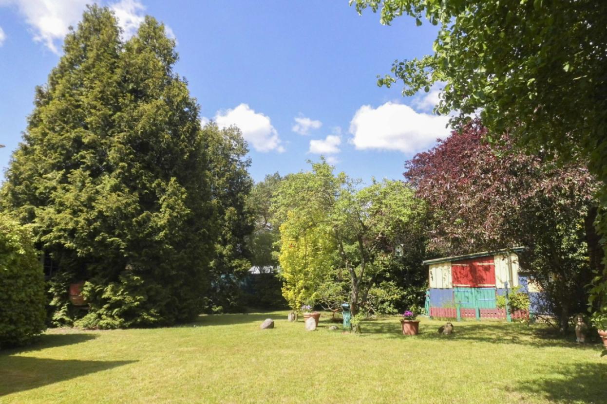 Garten (hinten)
