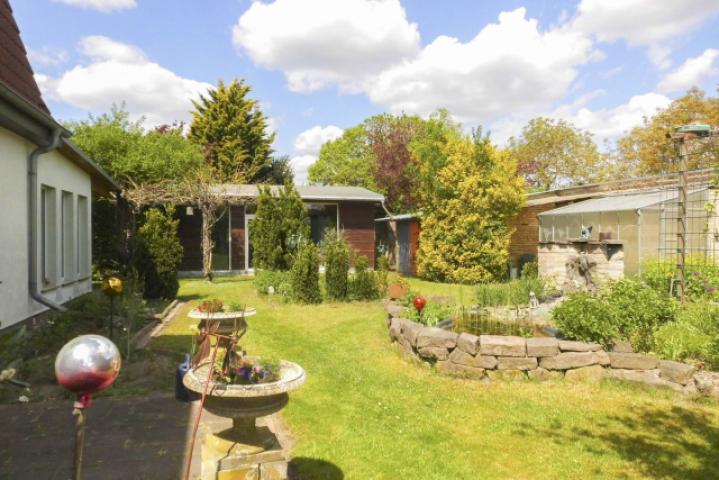 Garten (seitlich)