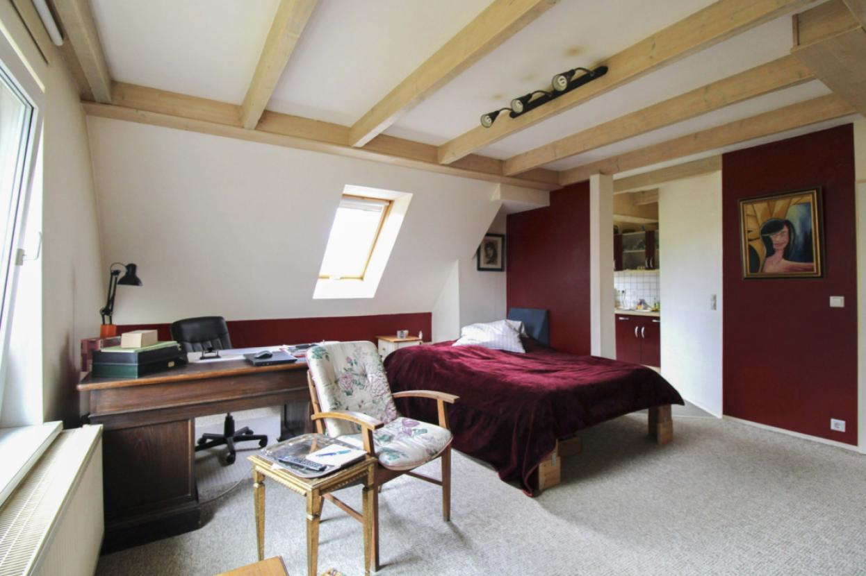 Wohn- und Schlafzimmer DG