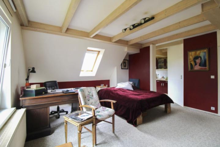 Wohn- und Schlafzimmer DG