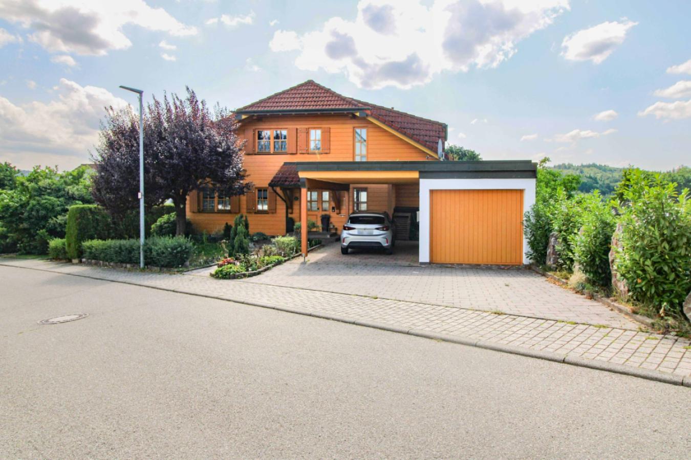 Haus Vorderansicht Bild 2