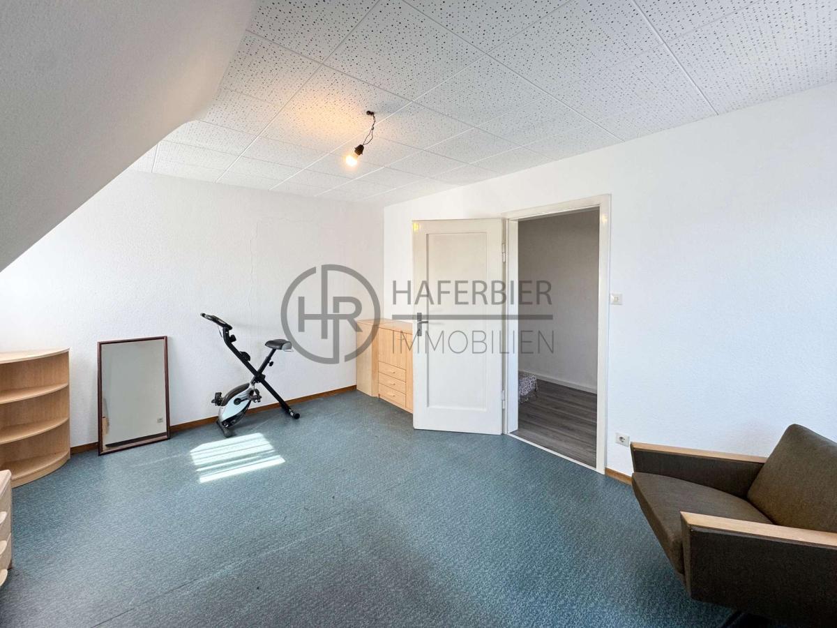 Schlafzimmer 1.OG Bild3-2