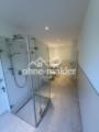 Bad mit Dusche, Bidet, WC