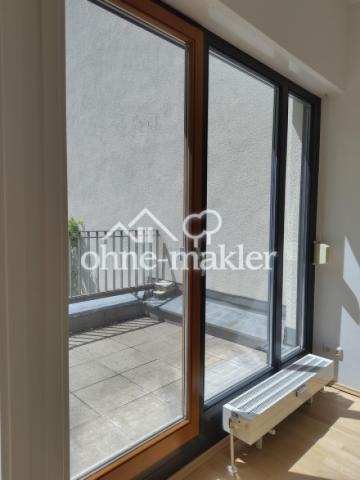 Fensterfront im Schlafzimmer