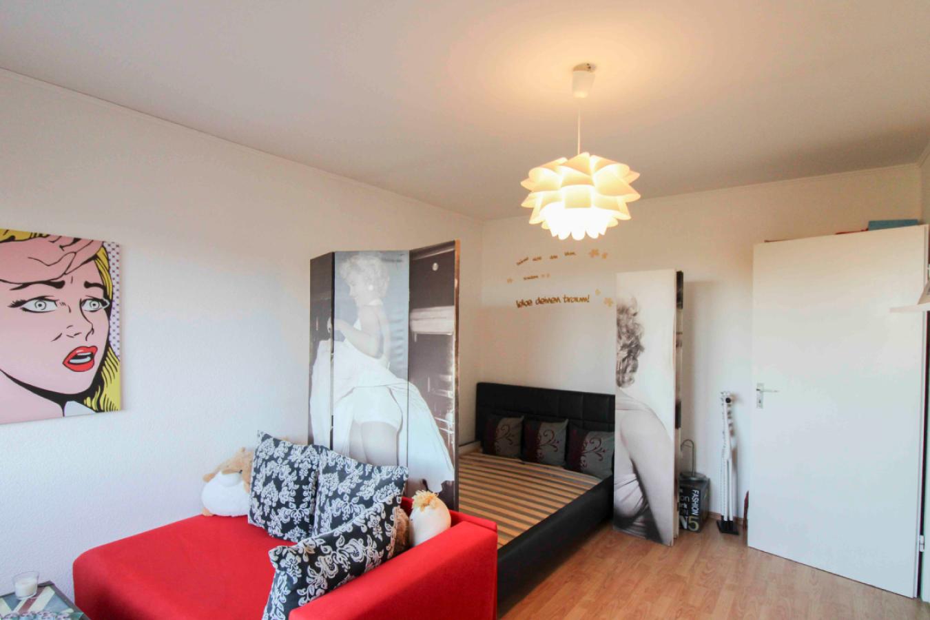 1 Zimmer (2)