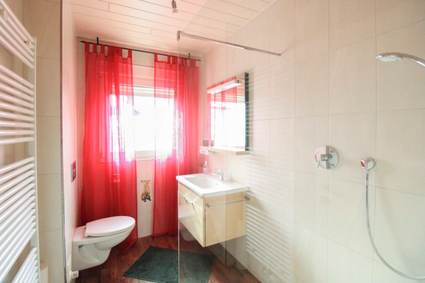 Badezimmer EG