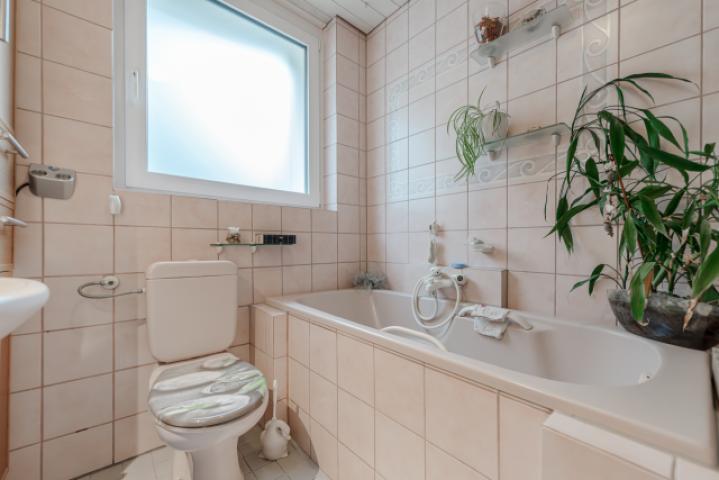 Badezimmer EG