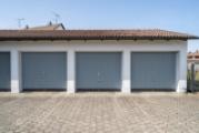 rechte Garage/Garagenhof