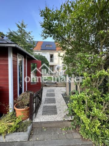 Blick Garten + PV Anlage