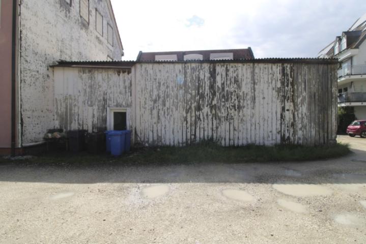 Schuppen Rückansicht Bild 1