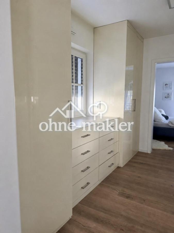 Begehbarer Kleiderschrank