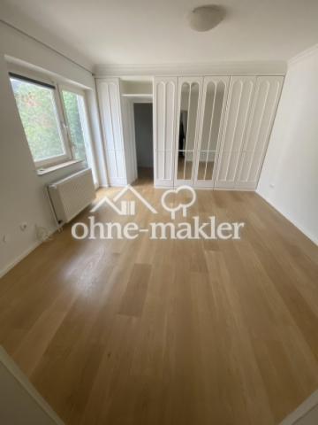 Schlafzimmer mit Einbauschrank