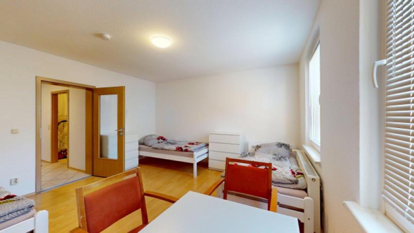 Wohnung 2 OG rechts - Schlafzimmer 1