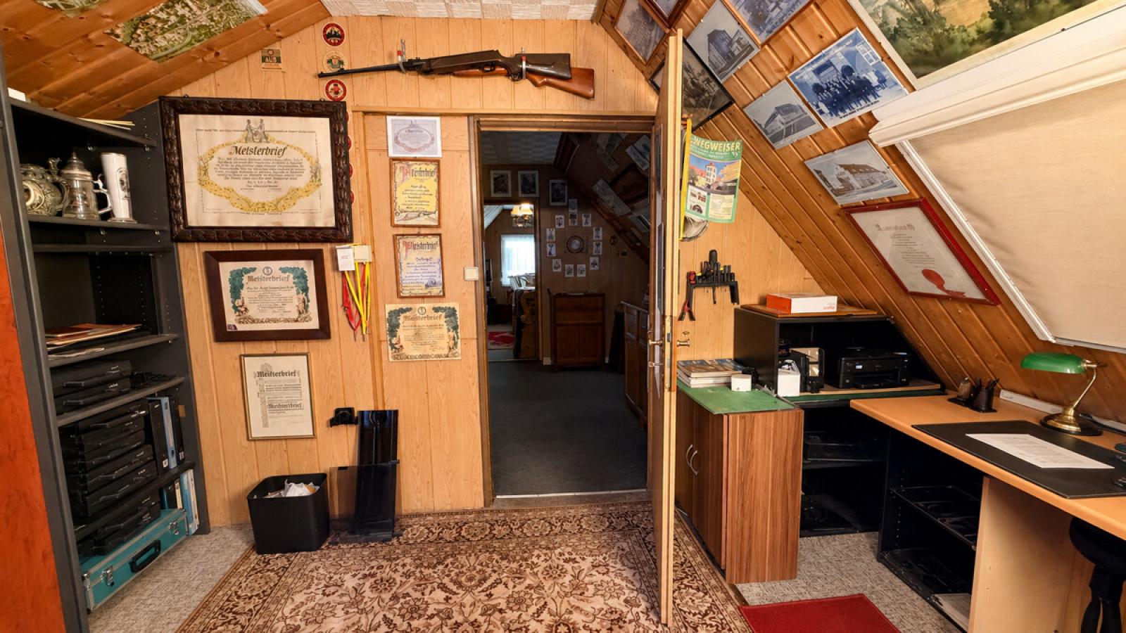 Büro DG (digital aufgeräumte Darstellung)