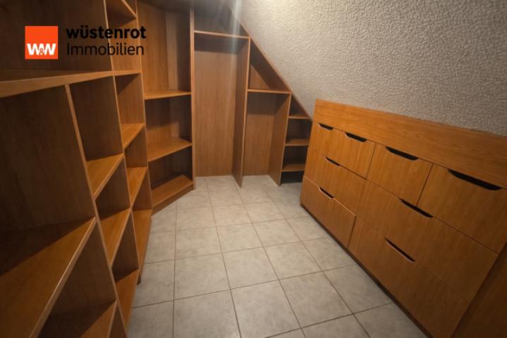 1. OG Ankleideraum AI-Staging