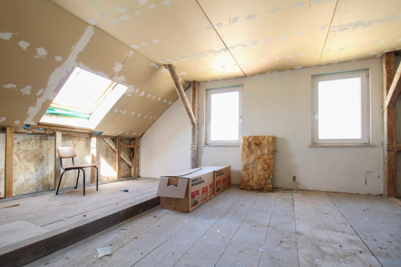 ausbaufähiges Zimmer 1 im DG