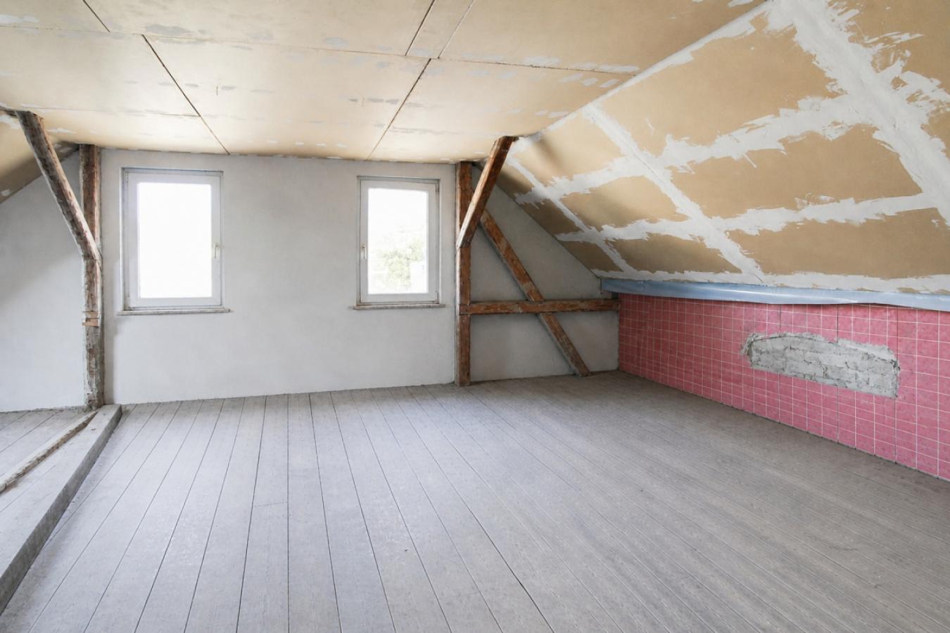 ausbaufähiges Zimmer 1a im DG