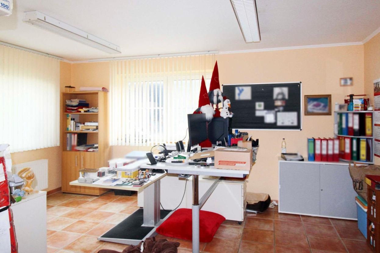 Büro UG Wohnhaus