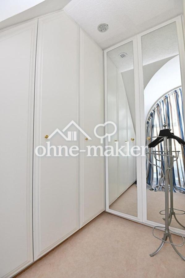 Ankleide im Schlafzimmer