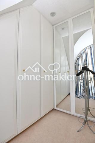 Ankleide im Schlafzimmer