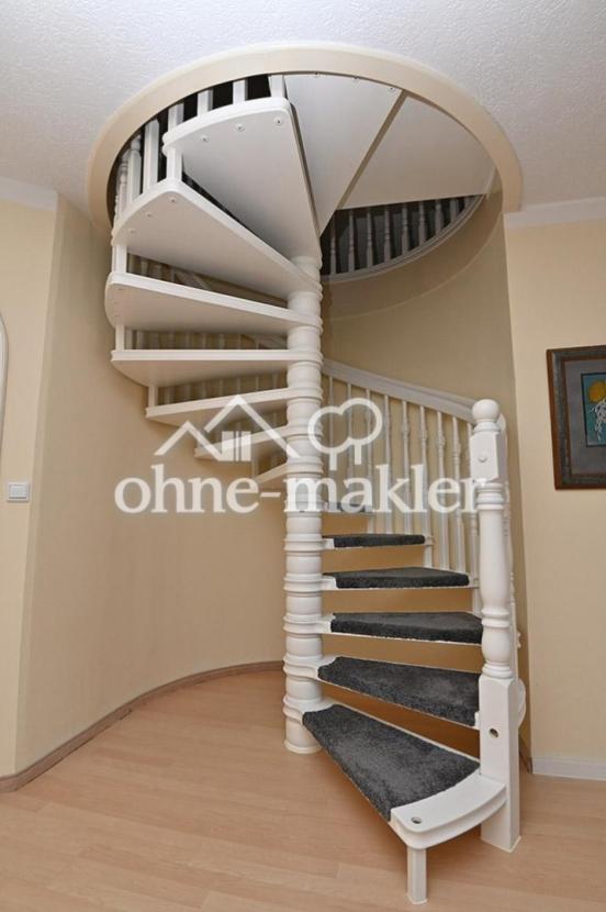 Treppe zum Dachgeschoss
